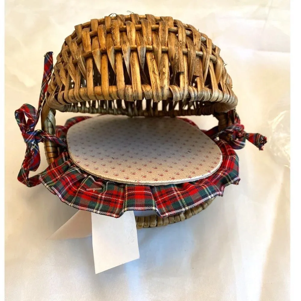 VTG 80s 90s Valorie Sockwell A+ Teacher Basket Folk Art Plaid Ruffle Apple Retro